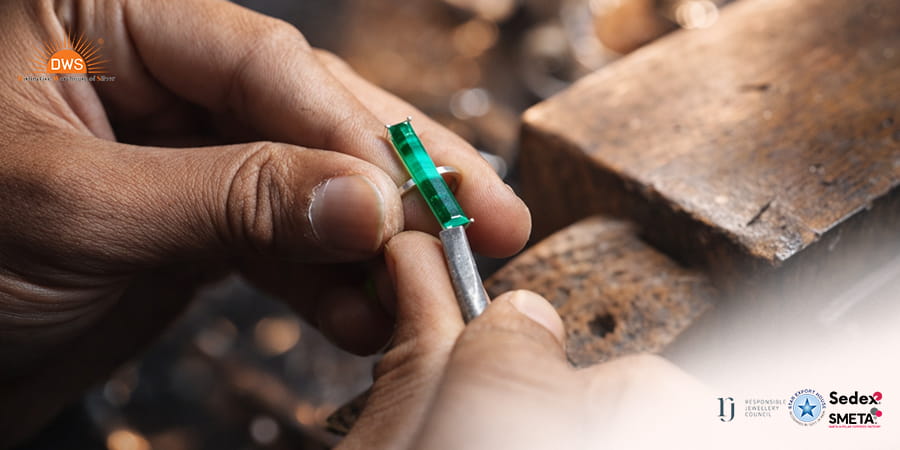 Gemstone Jewellery Manufacturing in Jaipur Gemstone Jewellery Manufacturing in Jaipur